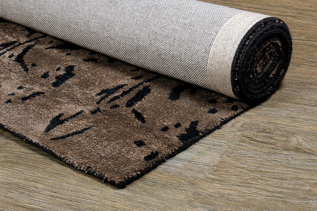 Clavis: Bamboo Silk HandTufted Carpet