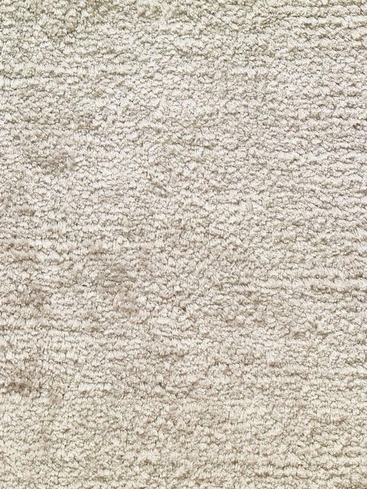 Pile Taupe: Viscose HandKnotted Carpet